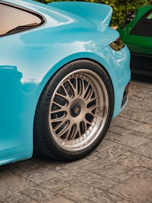 Porsche 911 Carrera Thumbnail
