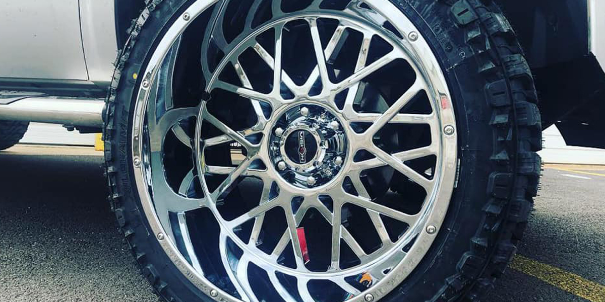 Wheel Size Inches: 18X9 PCD: 6-139.7 Load Rating lbs 2400 Vision Off-road Wheels Rocker Style: 412 RWD Finish: Satin Black w/Chrome Bolts
