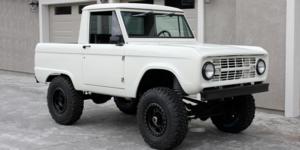 Ford Bronco with Vision Off Road 398 Manx