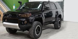 Toyota 4Runner with Vision Off Road 398 Manx