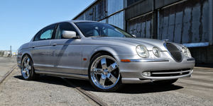 Jaguar S-Type with Status Wheels S830 Take Over