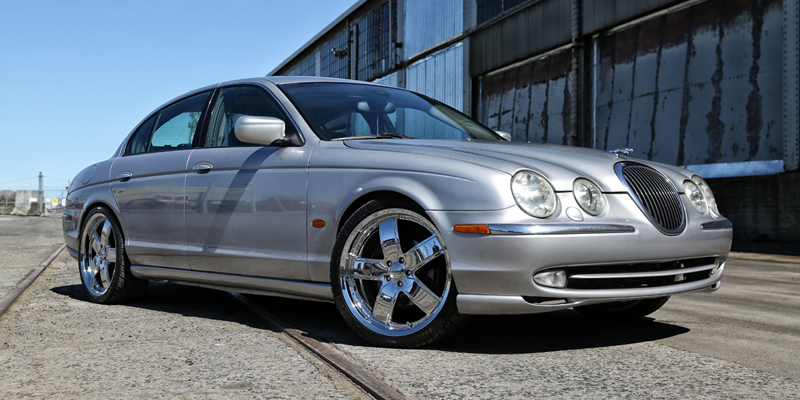  Jaguar S-Type with Status Wheels S830 Take Over