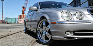 Jaguar S-Type with Status Wheels S830 Take Over