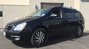 Kia Sedona with Status Wheels S836 Hurricane