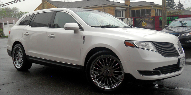 Lincoln MKT Rucci Forged Finestra