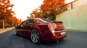 Chrysler 300 with Status Wheels S805 Game