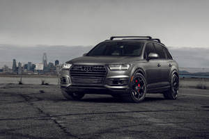 Audi Q7 with XO Wheels Helsinki