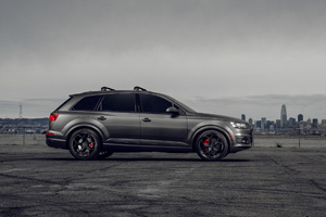 Audi Q7 with XO Wheels Helsinki