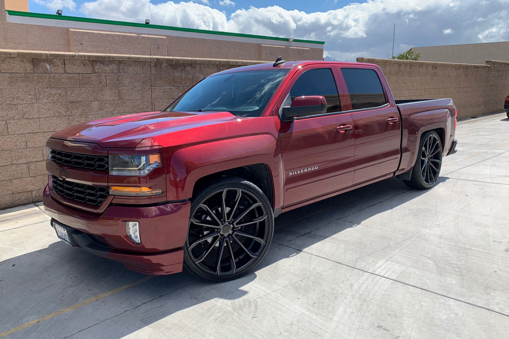  Chevrolet Silverado with Status Wheels Mastadon 6