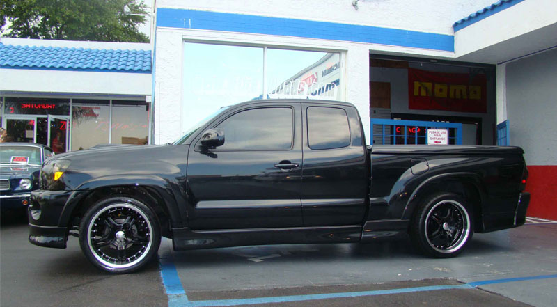  Toyota Tacoma with Ruff Racing R930