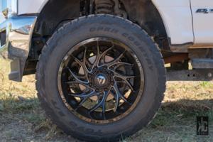 Ford F-350 Super Duty with Fuel 1-Piece Wheels Runner - D741