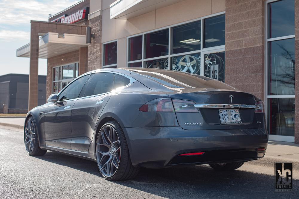 Tesla S