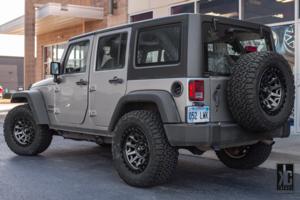 Jeep Wrangler with Fuel 1-Piece Wheels Covert - D716