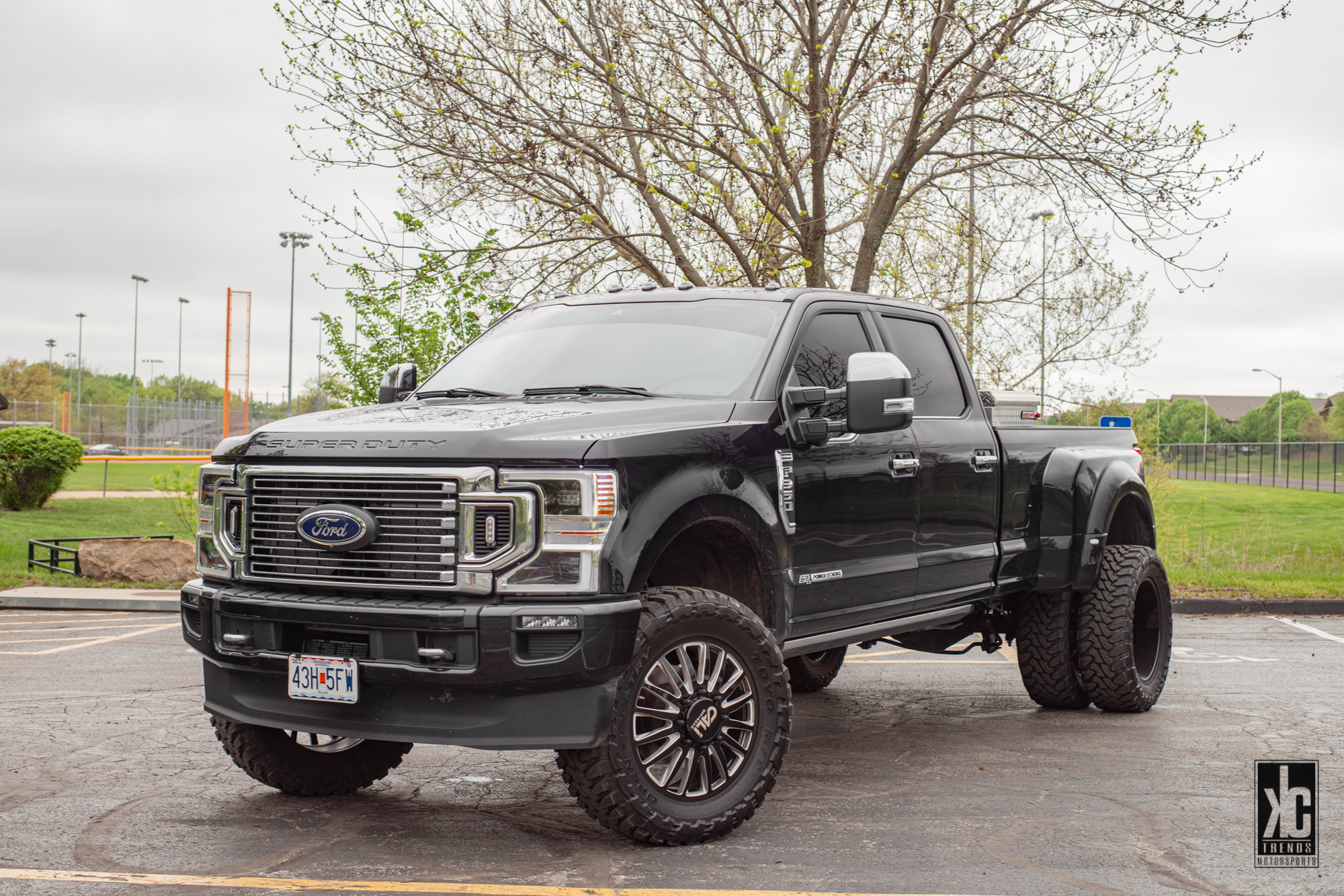  Ford F-350 Super Duty with Cali Offroad Summit Dually