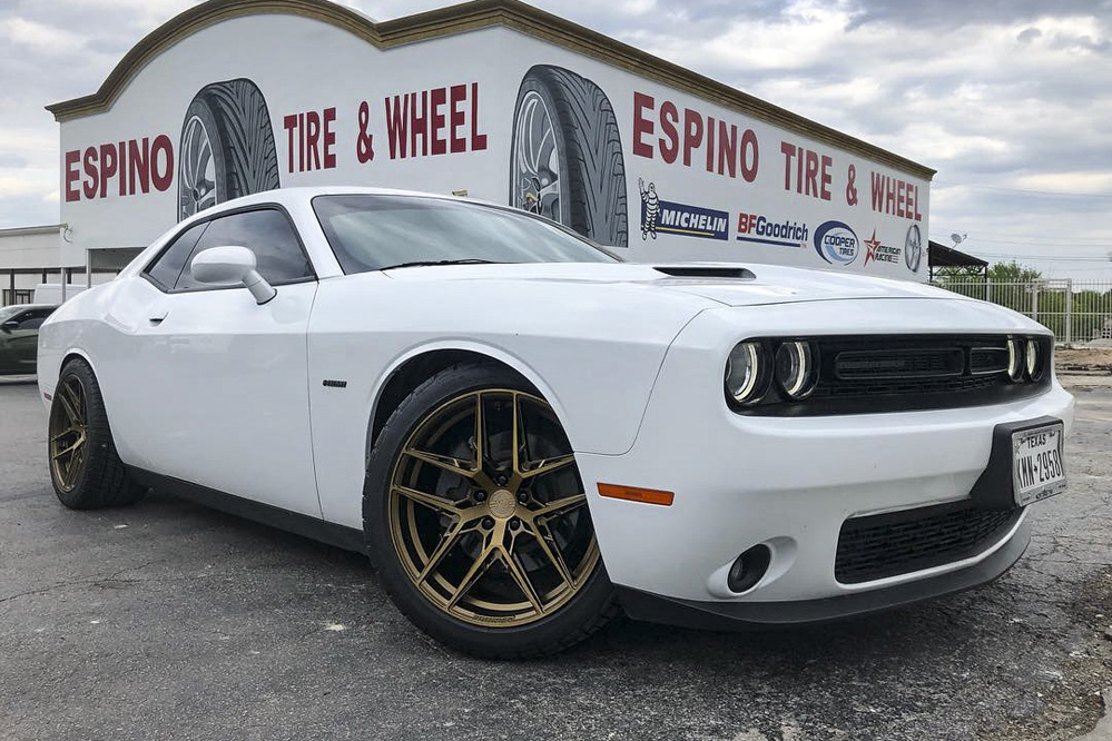  Dodge Challenger with XO Wheels Cairo