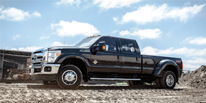 Ford F-350 with Fuel Dually Wheels Throttle Dually Front - D512 