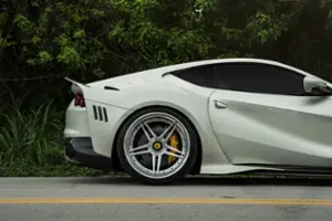 Ferrari 812 Superfast Thumbnail