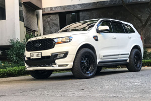  Ford Everest with Black Rhino Kelso