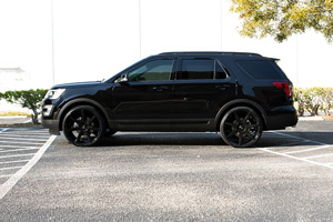  Ford Explorer with Status Wheels Journey
