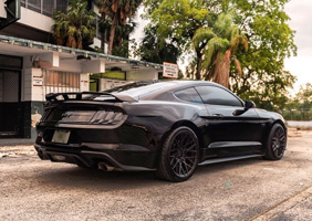  Ford Mustang with XO Wheels Phoenix