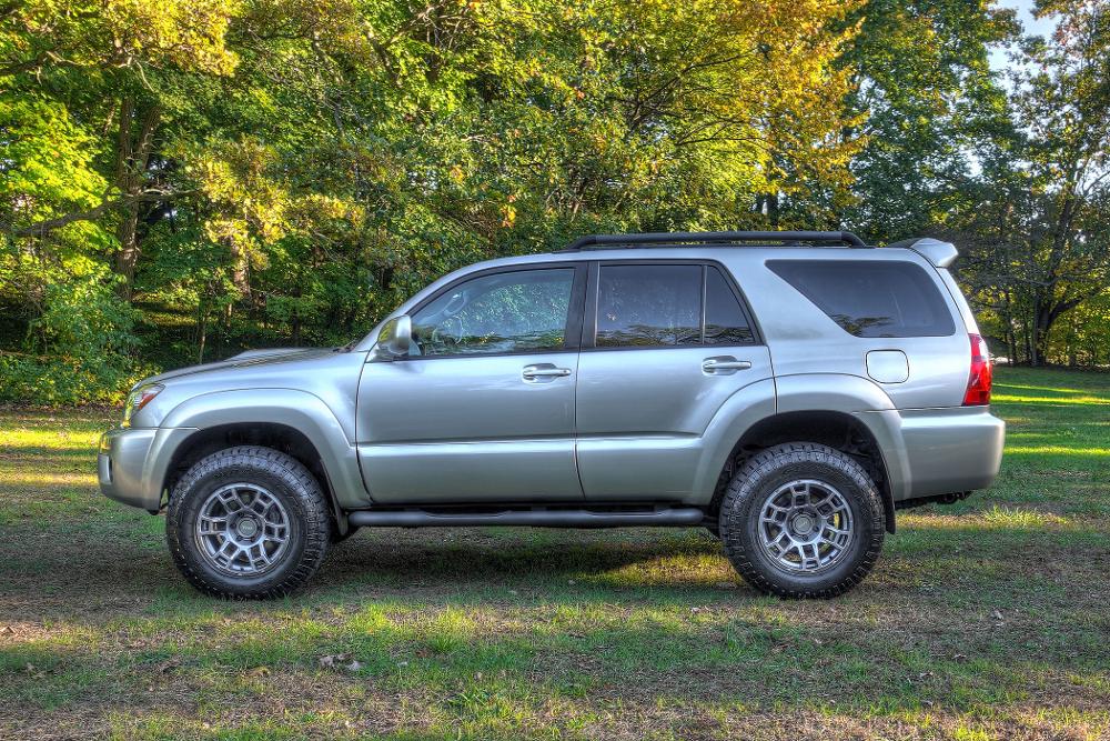 Toyota 4Runner Voxx Replica Pro