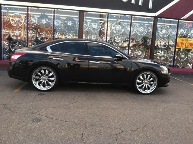 2014 nissan maxima on 22s