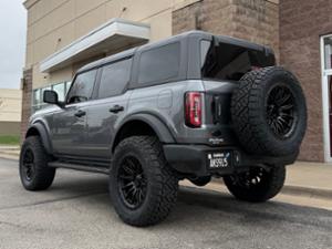 Ford Bronco with Fuel 1-Piece Wheels Piston - FC866MX