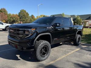 GMC Sierra 1500 with Fuel 1-Piece Wheels Charger 6 - FC873BT