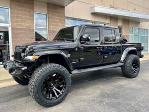 Jeep Gladiator with Fuel 1-Piece Wheels Blitz - D675