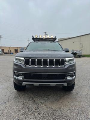 Jeep Wagoneer