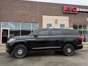 Lincoln Navigator with Niche Sport Series Serene - NC282