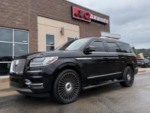 Lincoln Navigator with Niche Sport Series Serene - NC282