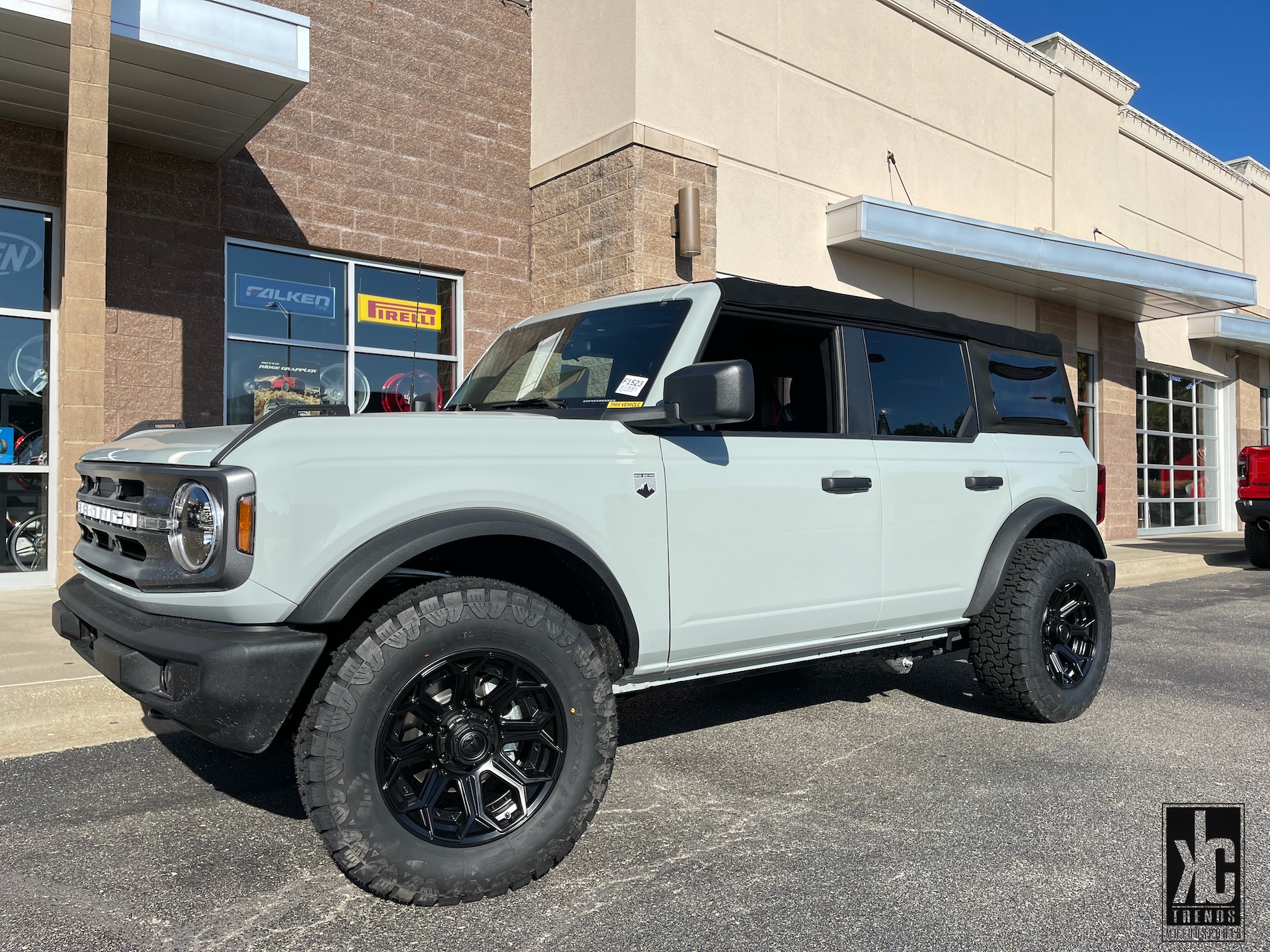  Ford Bronco with Fuel 1-Piece Wheels Siege - D706