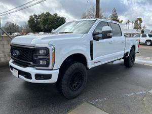 Ford F-250 Super Duty with Hostile H137 Battle