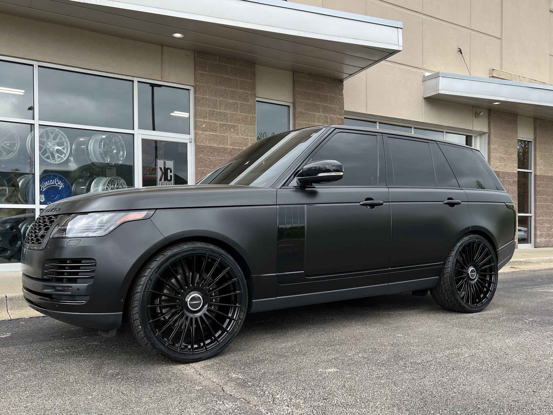  Land Rover Range Rover with Vossen Hybrid Forged HF-8