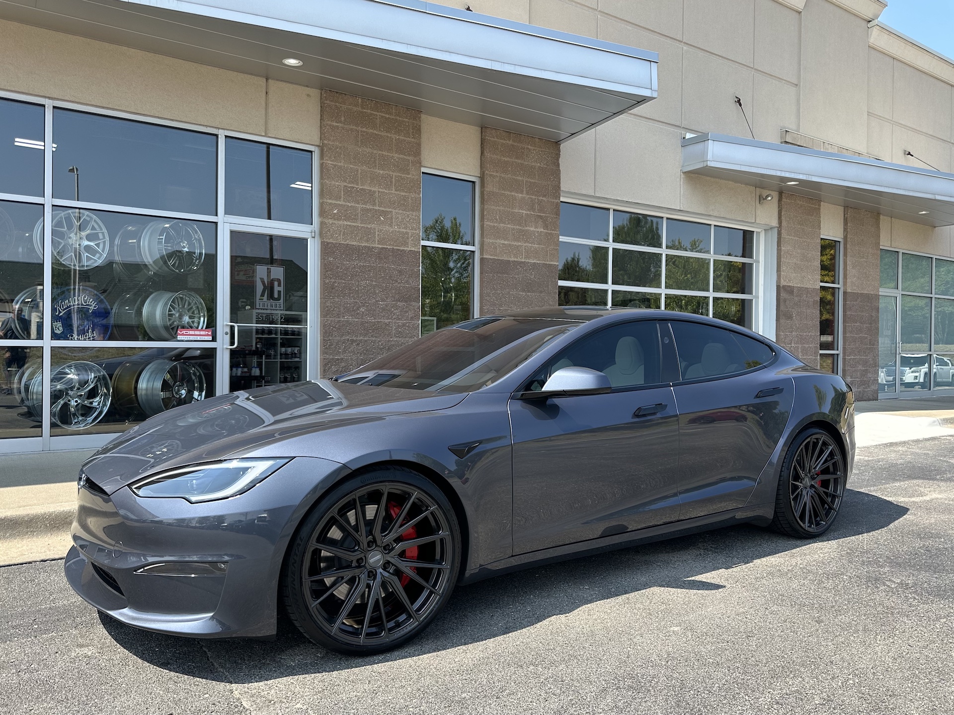  Tesla S with Vossen Hybrid Forged HF-4T