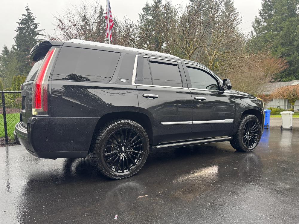 Cadillac Escalade Voxx Replica ES2