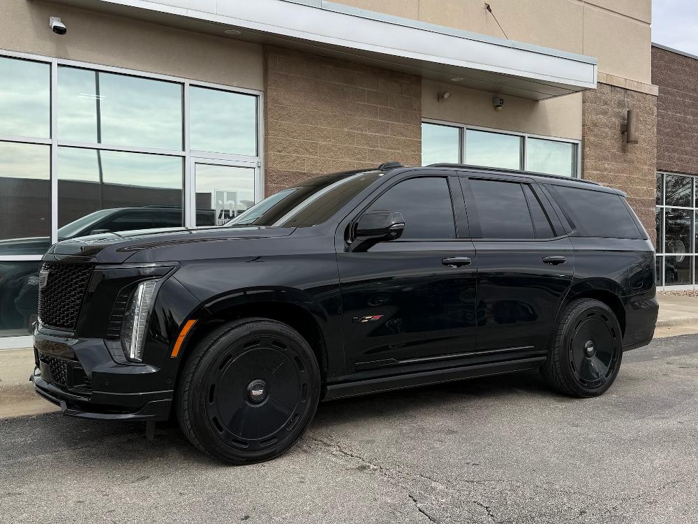 Cadillac Escalade Amur