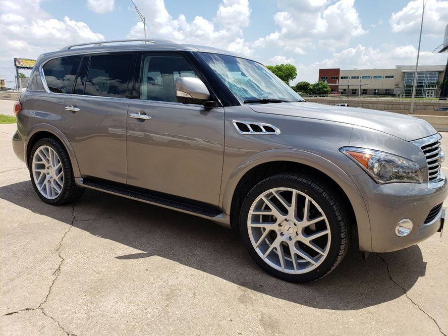  Infiniti QX with Status Wheels Juggernaut