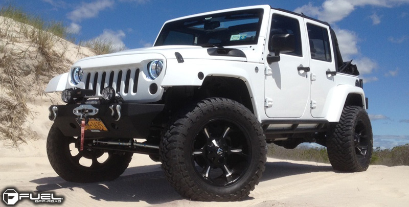  Jeep Wrangler with Fuel Deep Lip Wheels Dune - D523