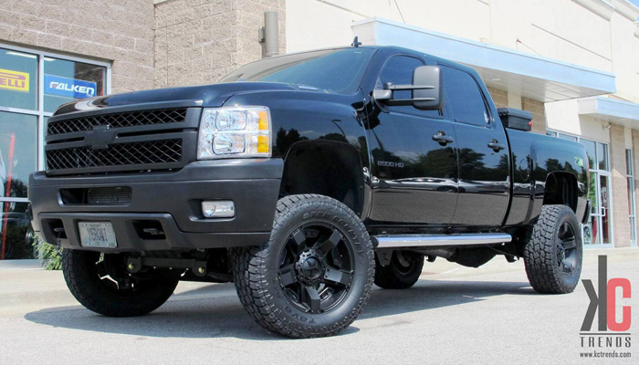 Chevrolet 2500 HD XD Wheels XD811 ROCKSTAR II