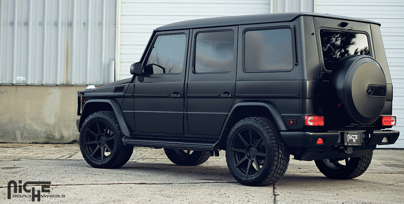 Mercedes-Benz G550