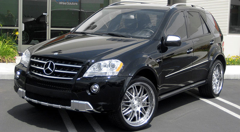  Mercedes-Benz AMG ML63 with Nutek Wheels 505