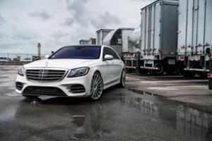 Mercedes-Benz S560
