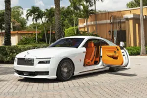 Rolls-Royce Spectre Thumbnail