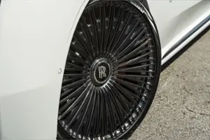 Rolls-Royce Spectre Thumbnail
