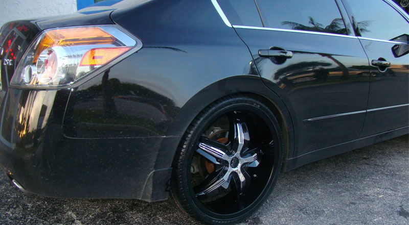  Nissan Altima with Status Wheels S822 Dynasty