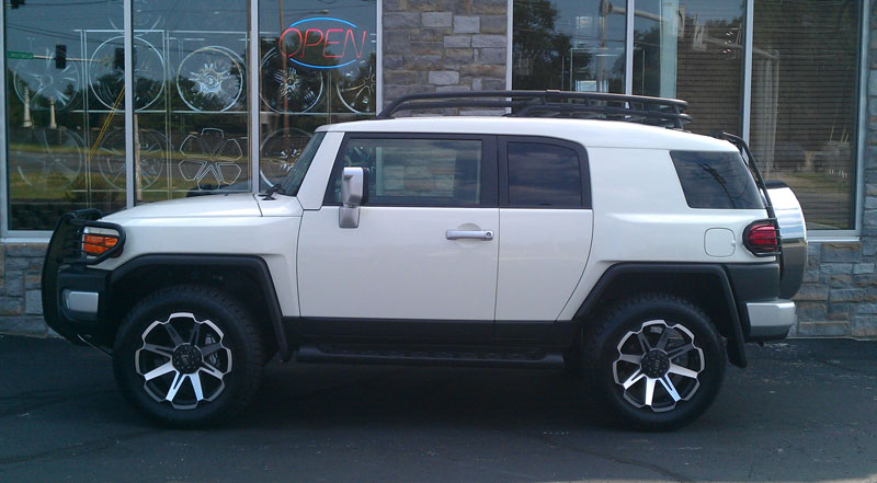  Toyota FJ Cruiser with Tuff Off-Road T05