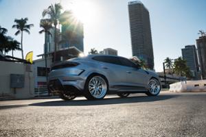 Lamborghini Urus SE Thumbnail