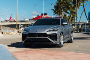 Lamborghini Urus SE Thumbnail